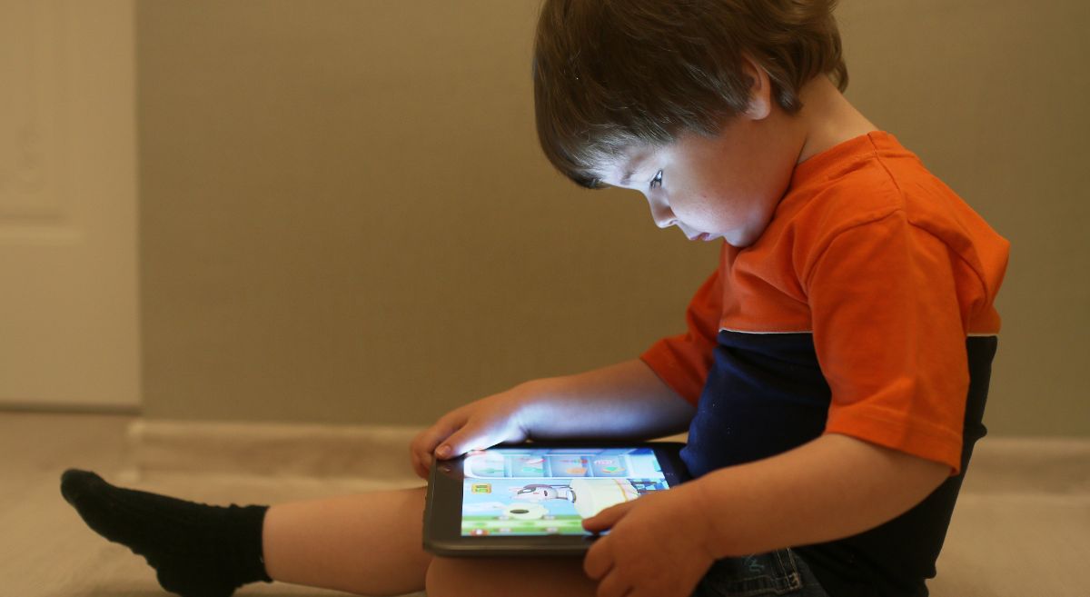 The Impact of Technology and Screen Time on Children's Health and its Management