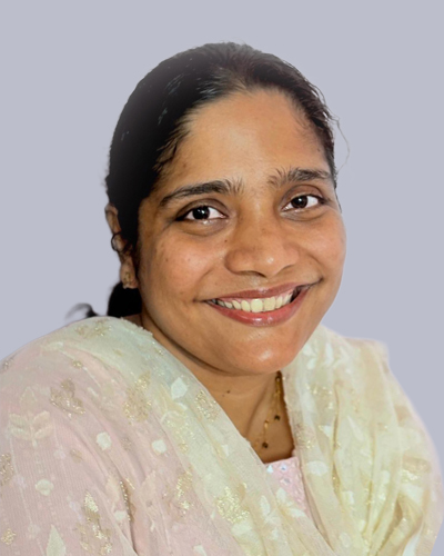 Dr Farhaana