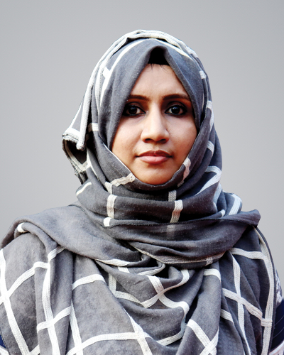 Dr Aysha