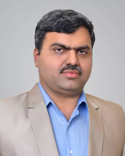 Mr Farhaan_Website.jpg Mr. Farhaan Yasin