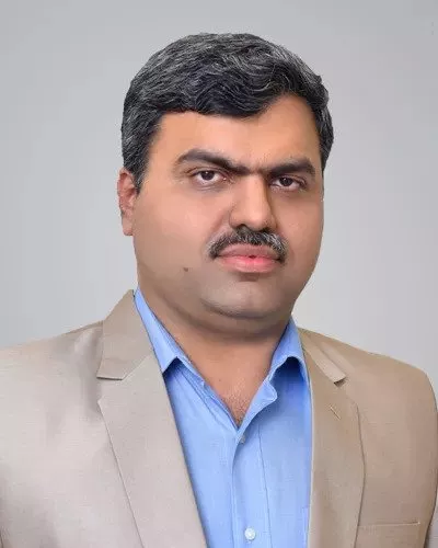 ezgif.com-webp-to-jpg (54).jpg Mr. Farhaan Yasin